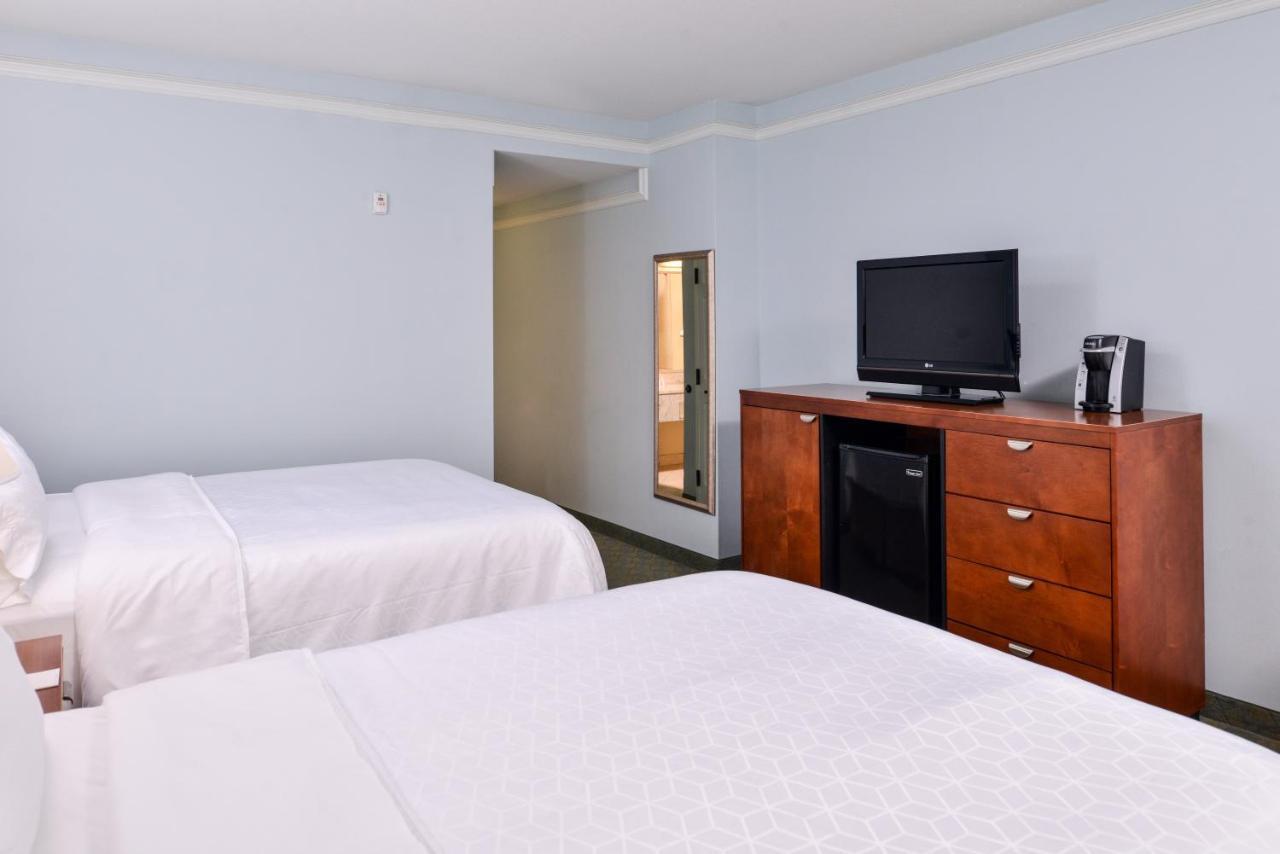 Holiday Inn Express Tampa North Telecom Park By Ihg Temple Terrace Экстерьер фото
