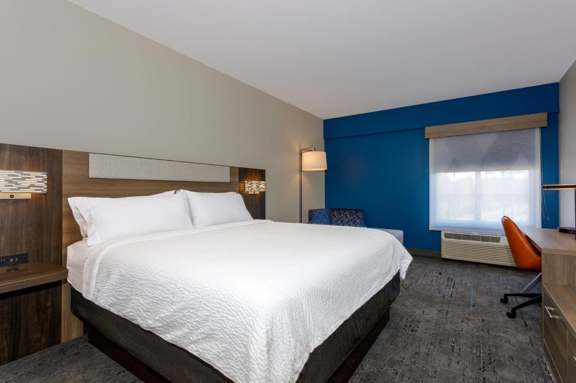 Holiday Inn Express Tampa North Telecom Park By Ihg Temple Terrace Экстерьер фото