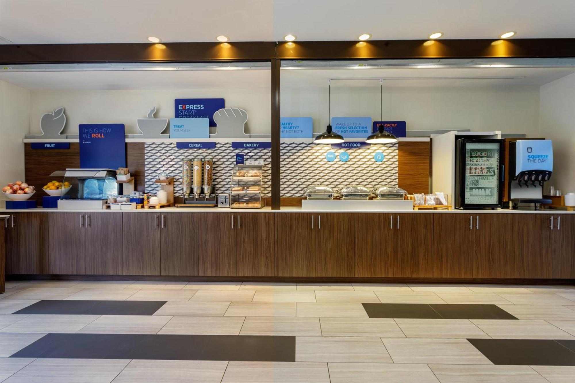 Holiday Inn Express Tampa North Telecom Park By Ihg Temple Terrace Экстерьер фото