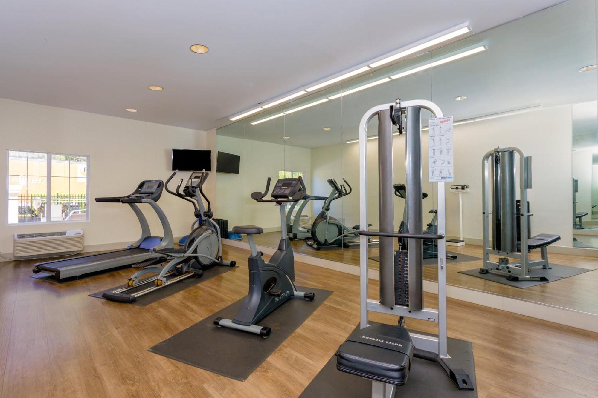 Holiday Inn Express Tampa North Telecom Park By Ihg Temple Terrace Экстерьер фото